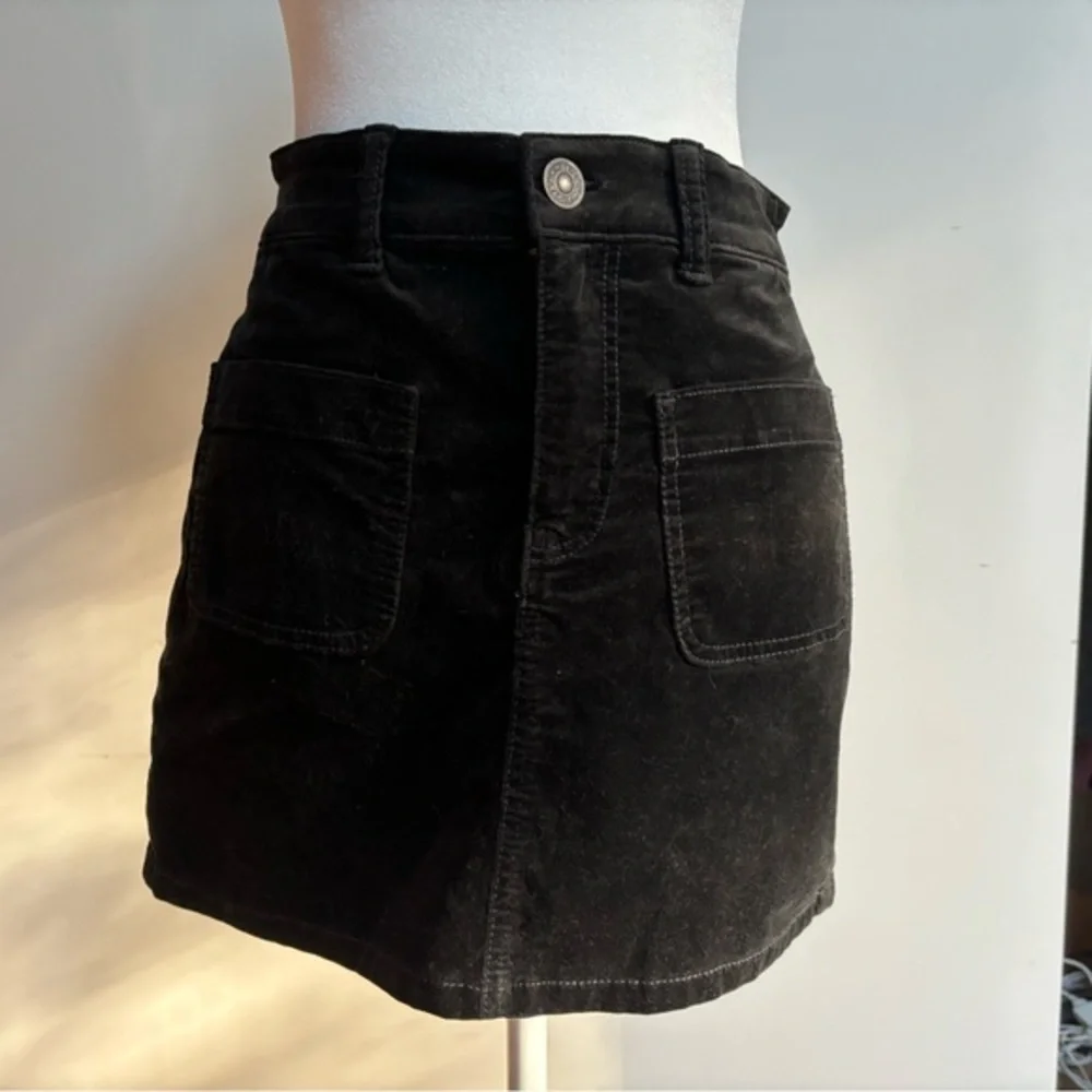NWT AE Black Velvet Mini 0 (25W)